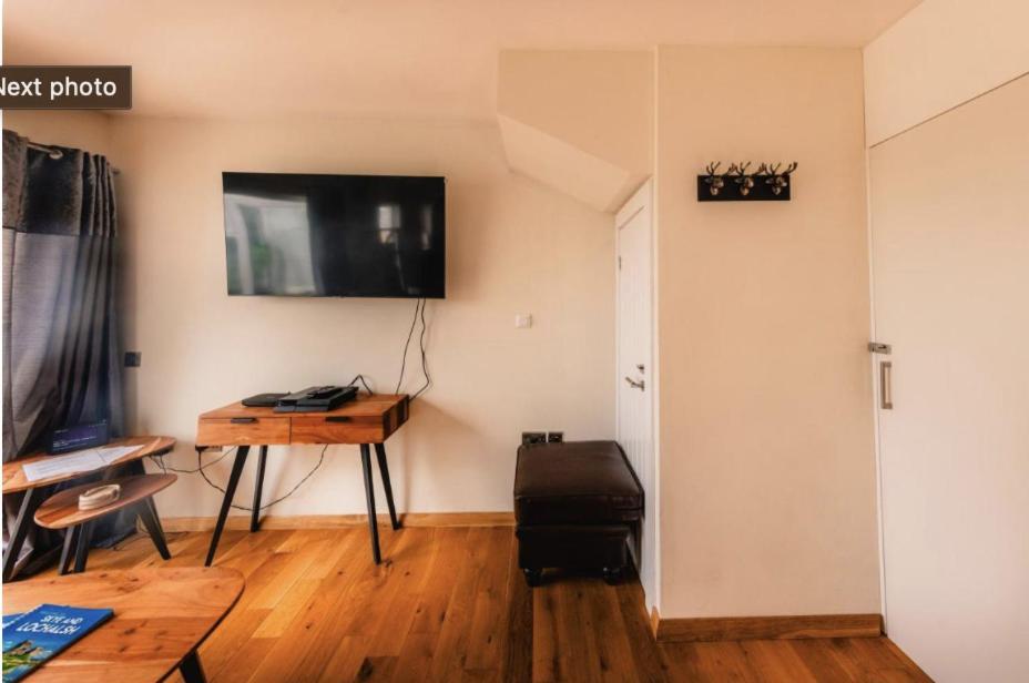 Luxury Cottage With Stunning Views Near Fairy Pools - School House 3 Carbost  Exterior foto