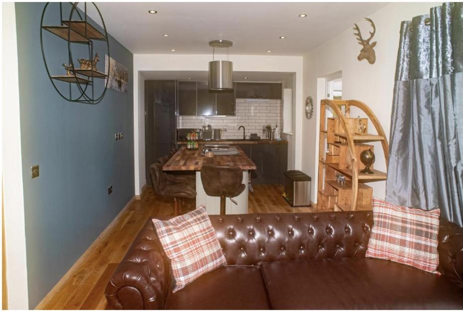 Luxury Cottage With Stunning Views Near Fairy Pools - School House 3 Carbost  Exterior foto