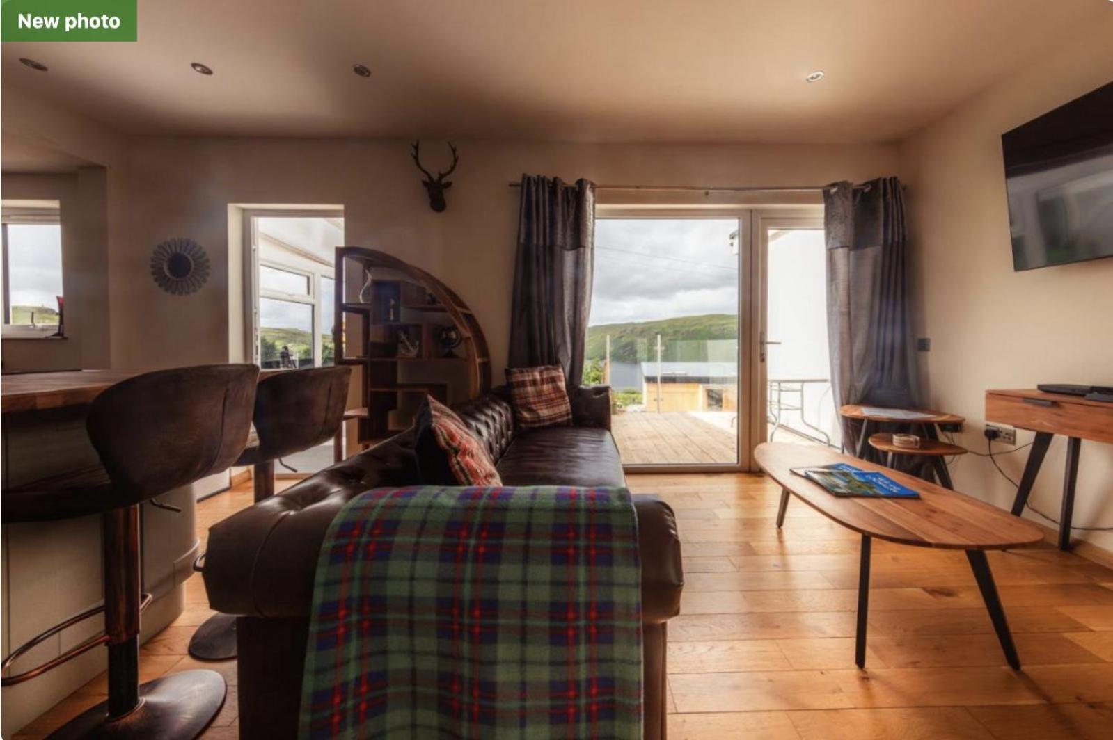 Luxury Cottage With Stunning Views Near Fairy Pools - School House 3 Carbost  Exterior foto