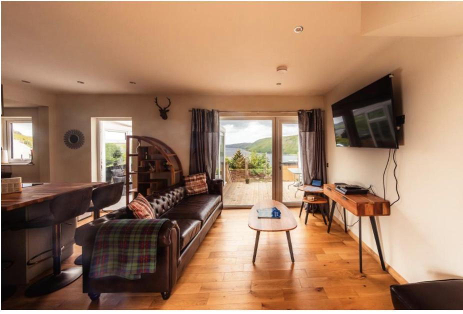 Luxury Cottage With Stunning Views Near Fairy Pools - School House 3 Carbost  Exterior foto
